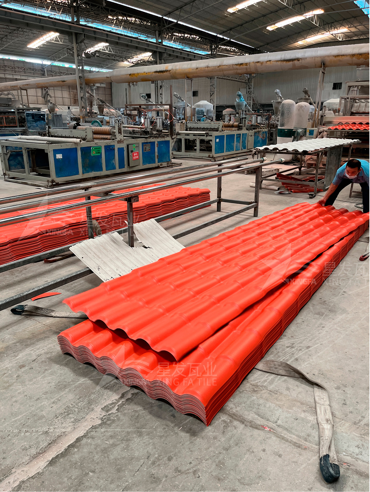 在選擇樹脂瓦廠家，一定要考察的3個因素？輕松買到優(yōu)質(zhì)的樹脂瓦！