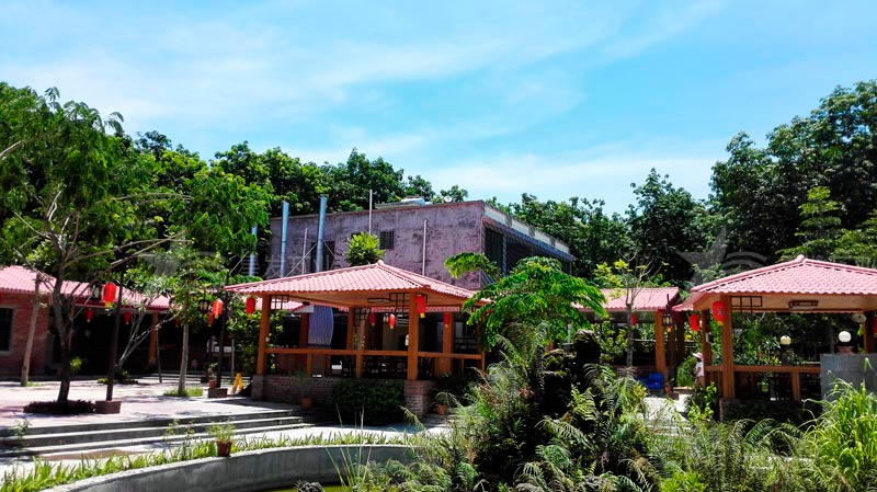 屋面合成樹脂瓦的標(biāo)準(zhǔn)尺寸是多少？通?？梢宰瞿膬煞N尺寸？