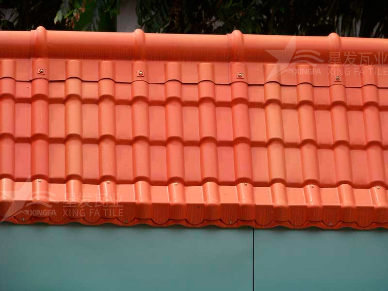 包工包料安裝合成樹(shù)脂瓦每平方需要多少錢？