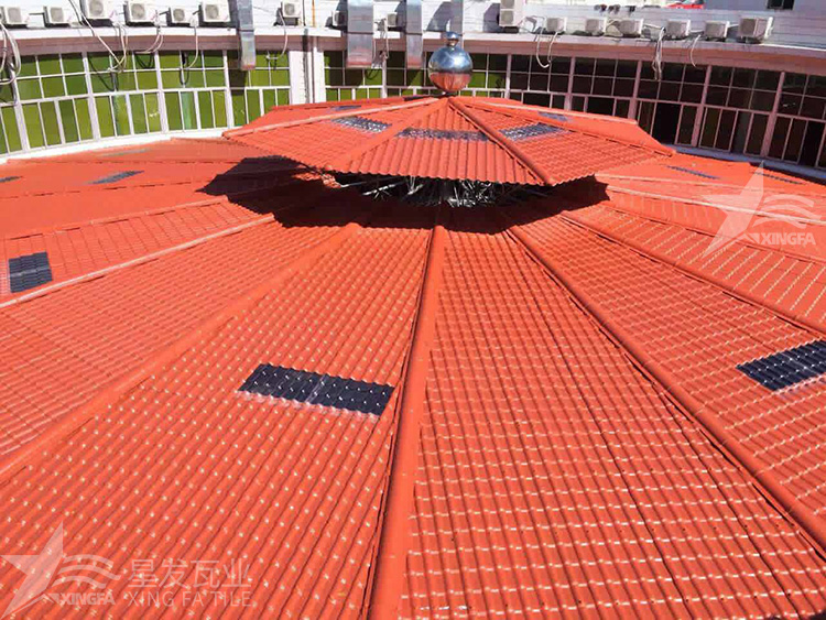 樹脂瓦的灰底和白底之間的比較：價格和質(zhì)量上有何差異？