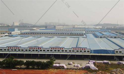 養(yǎng)殖場(chǎng)用pvc夾心瓦保溫隔熱樹脂瓦 農(nóng)貿(mào)市場(chǎng)倉(cāng)庫(kù)用防腐瓦 pvc復(fù)合梯形瓦價(jià)格